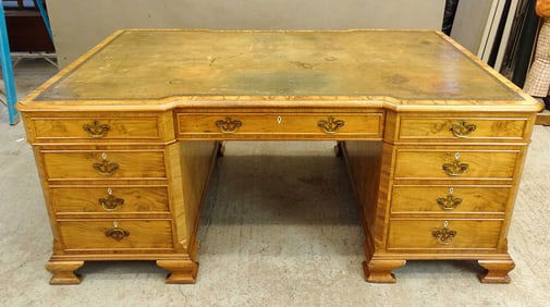 Partners Desk