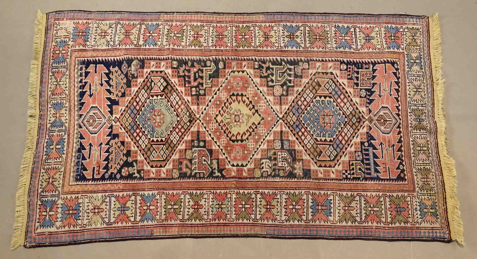 Oriental Rug: Oriental scatter rug. 42 1/2" x 72".
