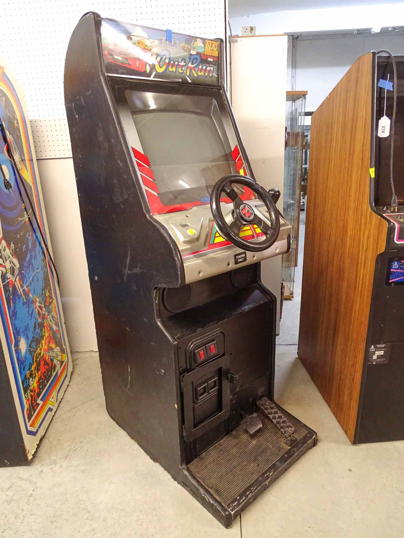 Vintage Arcade Game (1 of 17)