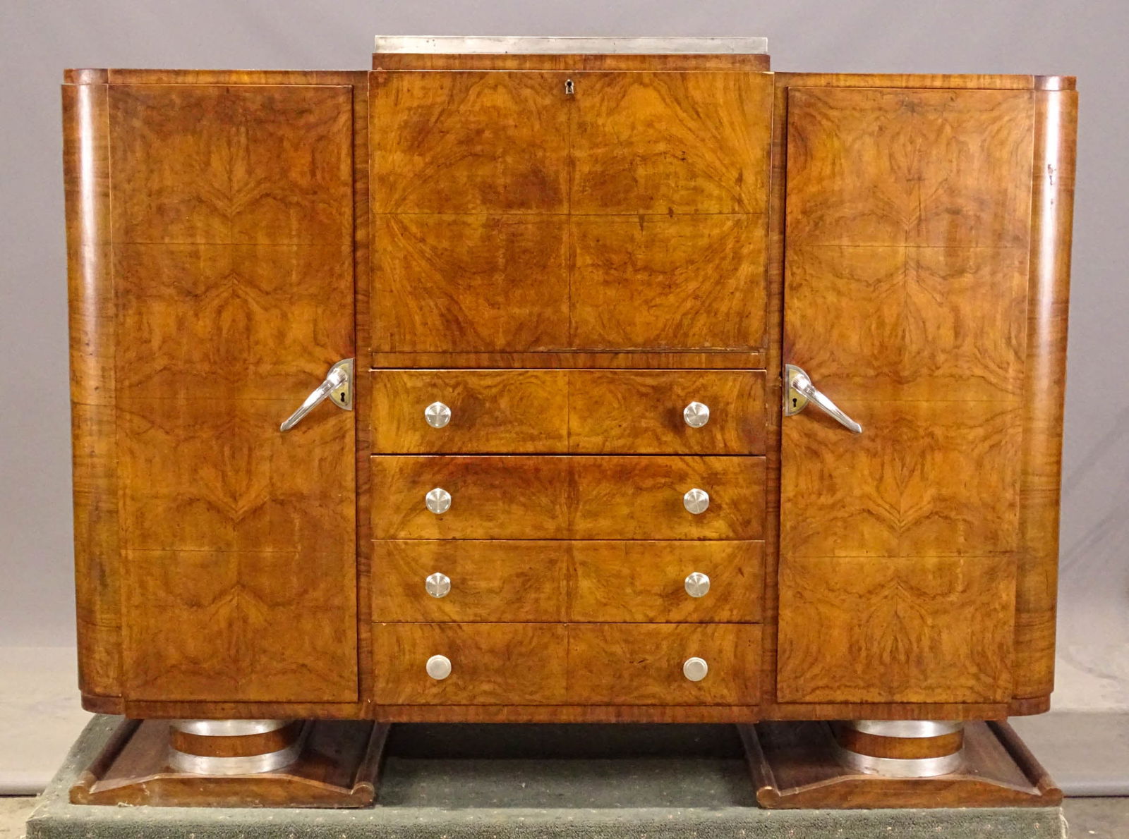 Art Deco Server