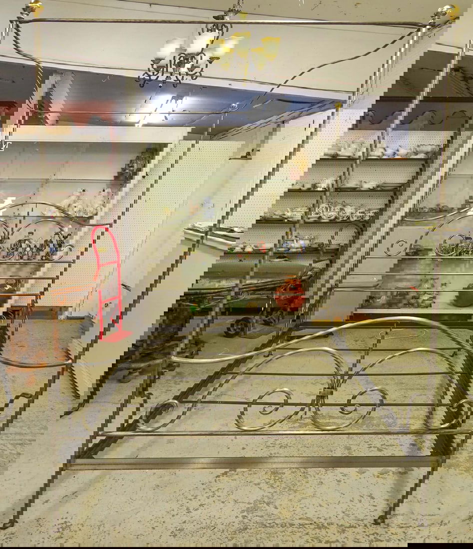 Queen Size Iron Canopy Bed (1 of 6)