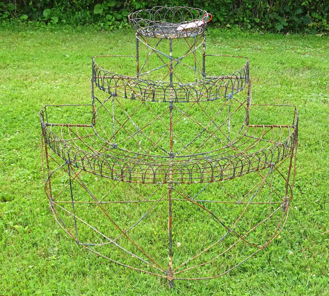 Wire Plant Stand (1 of 5)
