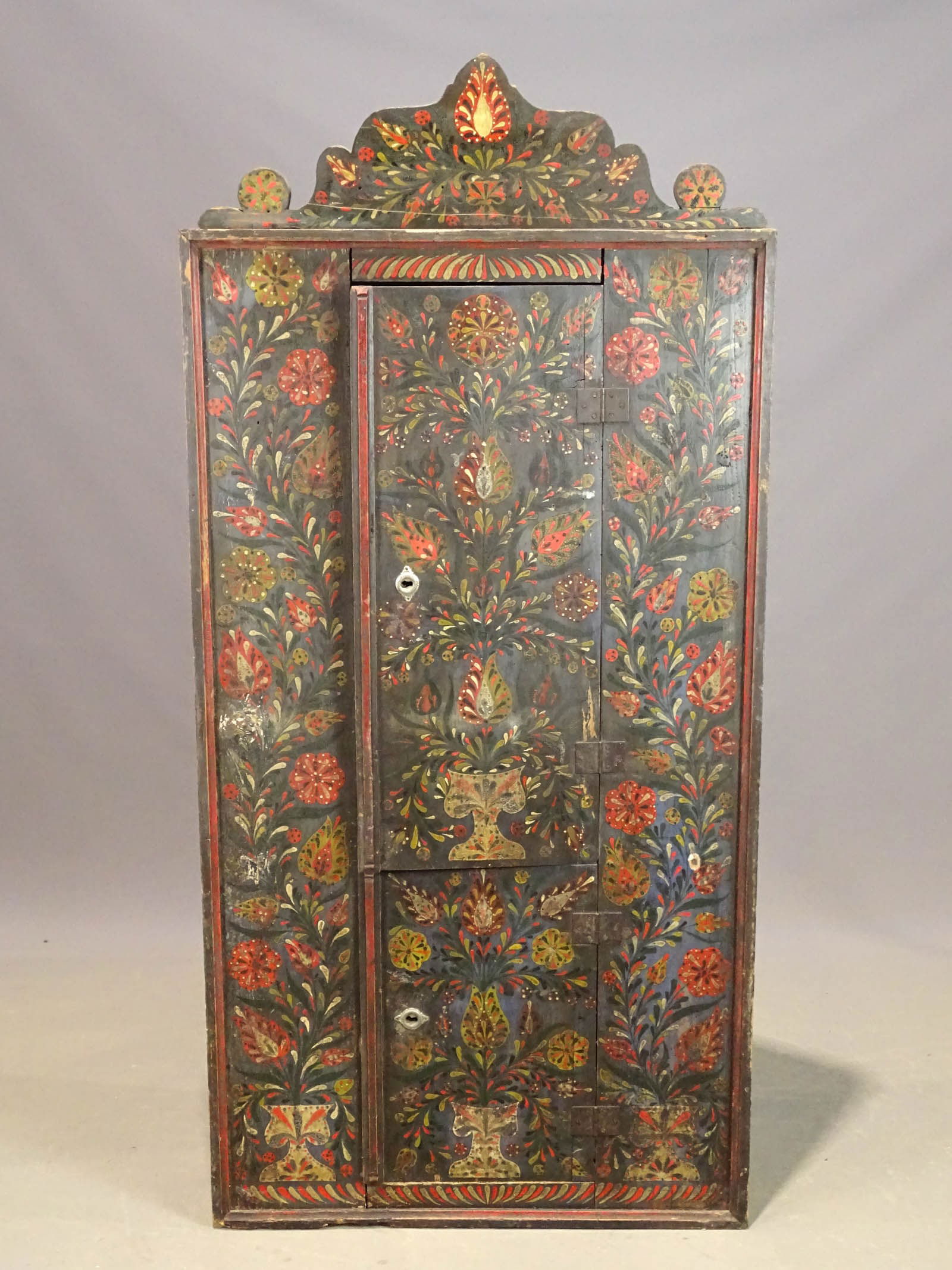 19th c. Corner Cupboard (1 of 12)