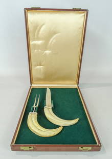 Gucci Bone Handled Serving Pieces: Gucci Bone Handled serving pieces in fitted case. Case 14" x 10".