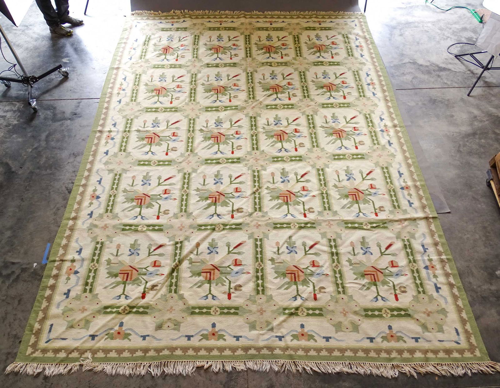 Flatweave Roomsize Rug (1 of 6)
