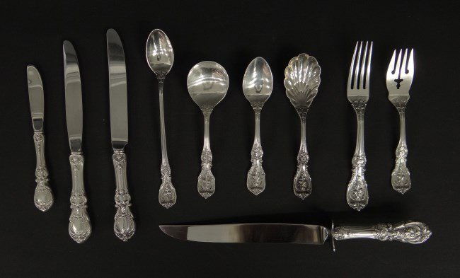 Sterling Silver Lot: Reed and Barton "Francis 1" sterling silver flatwear. Approx. 159 pcs. including 24 butter knives, eight 9" knives, 17 8 3/4" knives, 25 teaspoons, 27 soup spoons, 25 forks, 25 salad forks, 8 ice tea