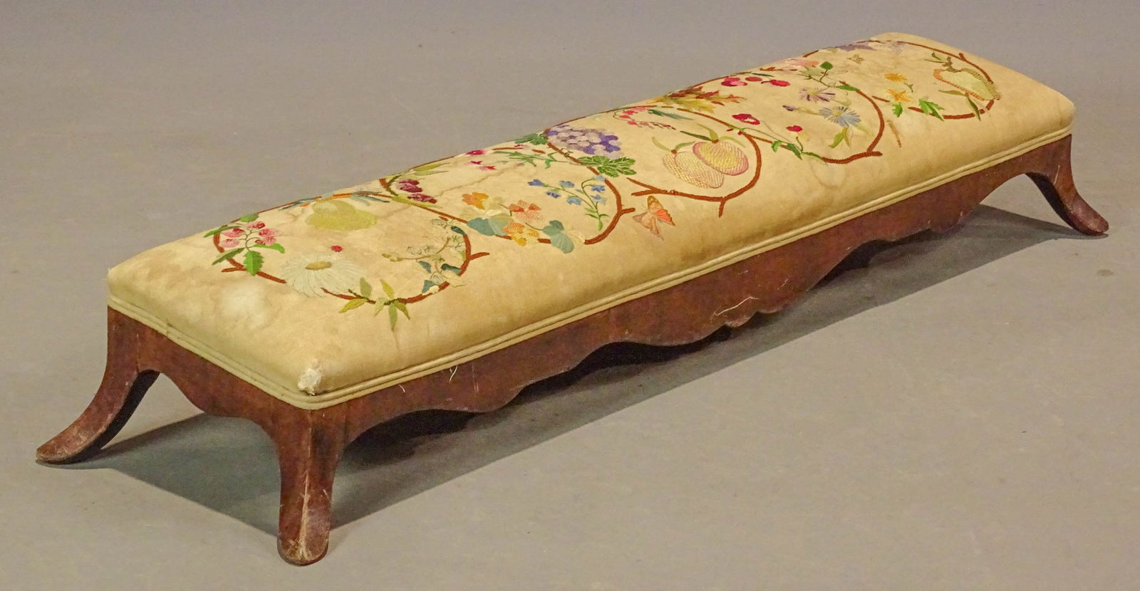 Hepplewhite Bench (1 of 8)