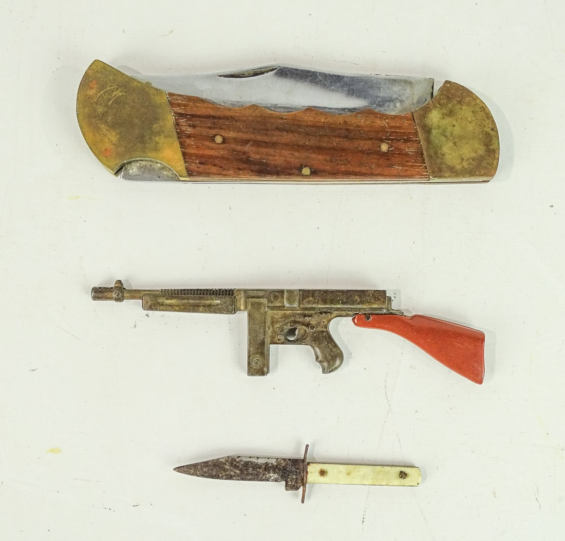 Misc. Lot: Misc. lot including toy rifle (6" L.), knife (3 3/4" L.), folding knife (6 1/2" L., folded).