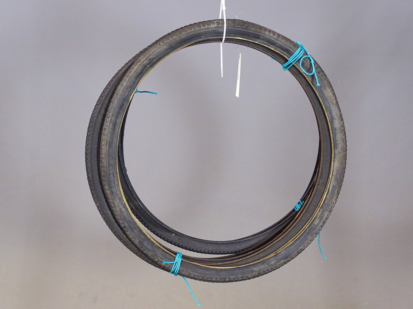 Tires Lot: Lot (5) 28" tires. Ex: Scott Waddell Collection.