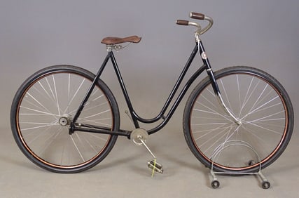 Crescent Pneumatic Chainless Bicycle