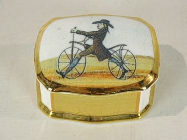 Porcelain Patchbox