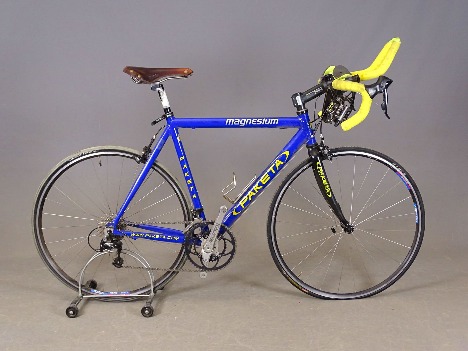 Paketa Magnesium Racing Bicycle (1 of 13)