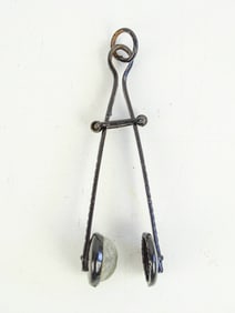 Skirt Lifter