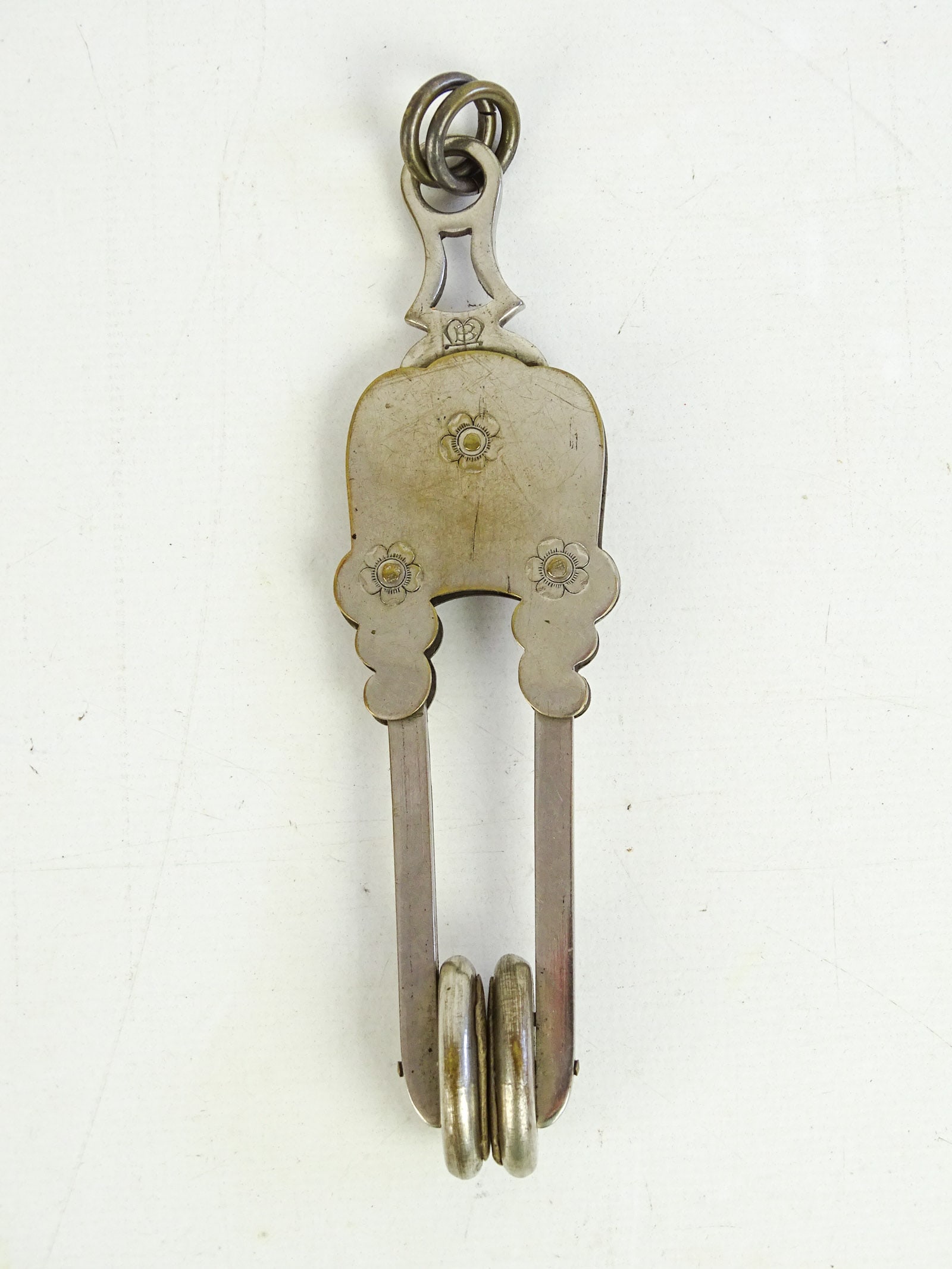 Victorian Skirt Lifter: Victorian skirt lifter. Marked Walton & Shaw Patent. Dave Walker Collection.