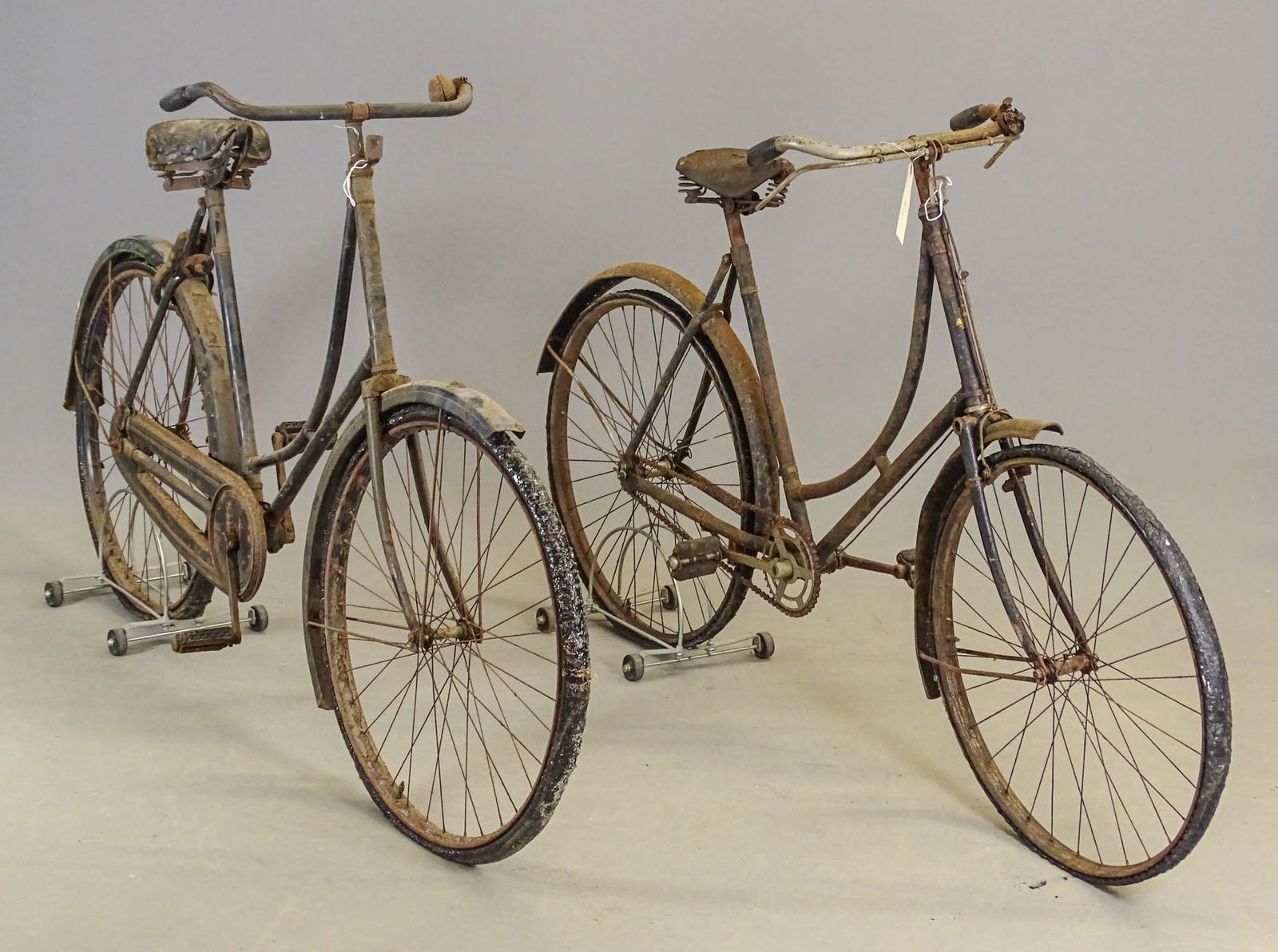 Bicycle Lot: Lot (2) vintage English bicycles including Hopper single speed, coaster brake (28" wheel), Raleigh loop frame, R lamp brackets (28" wheel). Both as is. Private collection England.