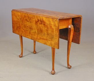 18th c. Maple Queen Anne Dropleaf Table