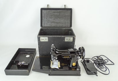 Singer Featherweight Sewing Machine
