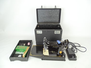 Singer Featherweight Sewing Machine