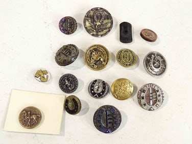 Button Lot