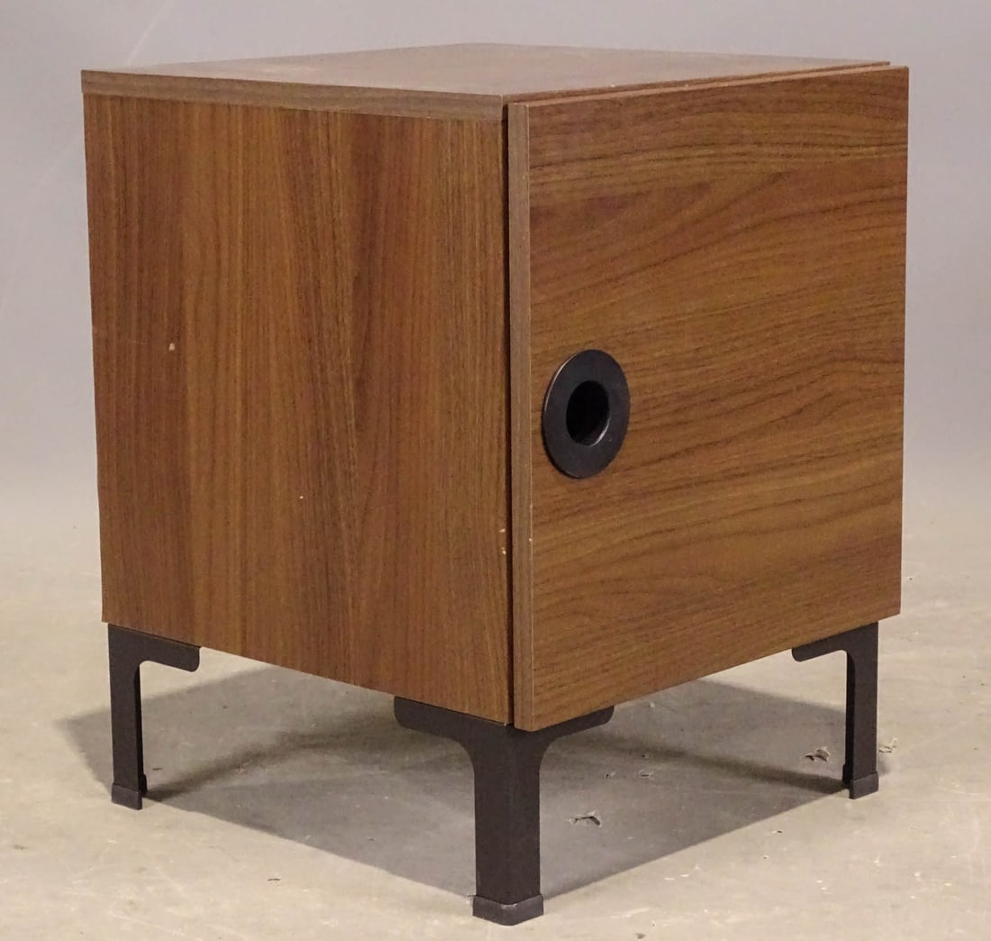 Modern Design Cabinet (1 of 5)