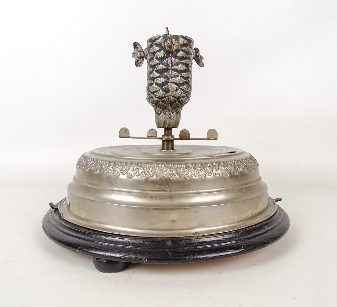Vintage Revolving Christmas Tree Stand (1 of 5)
