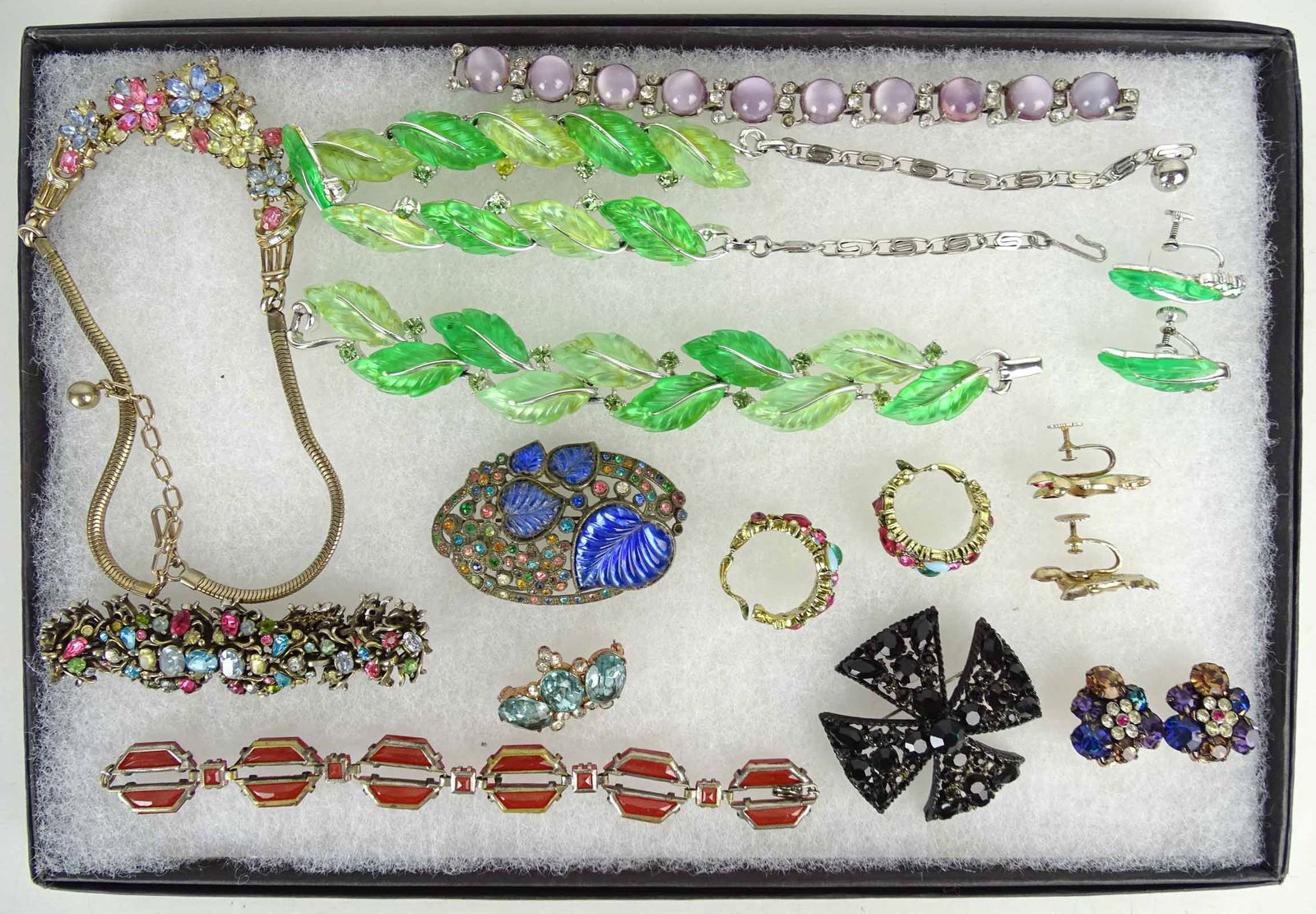 Jewelry Lot: Jewelry lot including costume, Coro, Holycraft, Sterling, Regency, Trifari, etc..