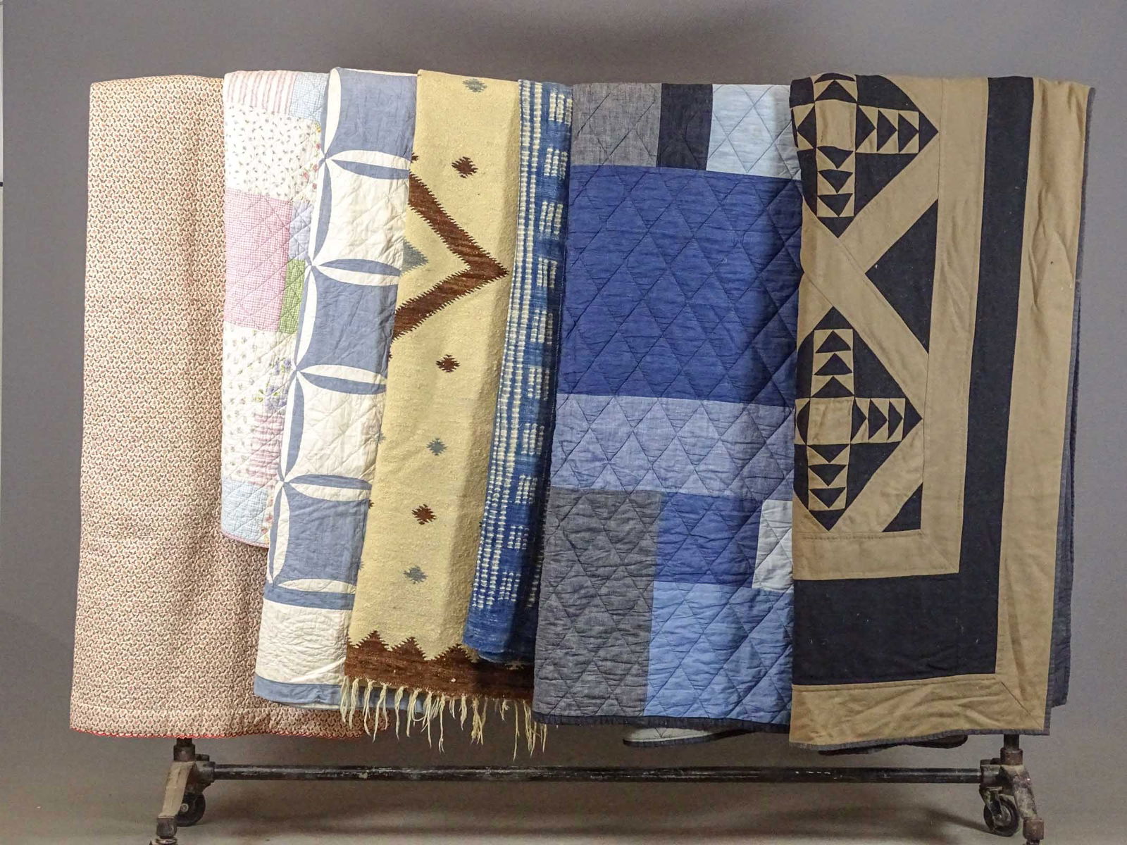 Quilt and Blanket Lot: Lot of vintage blankets and quilts.