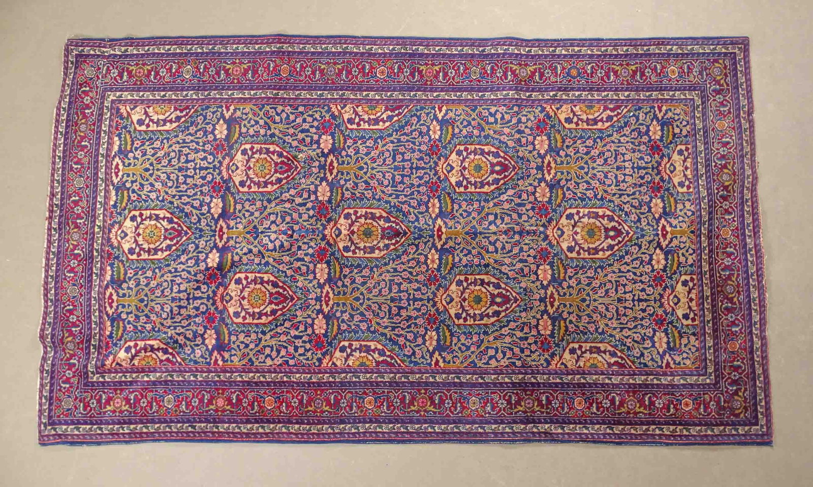 Oriental Rug: Oriental rug. 46" x 81".