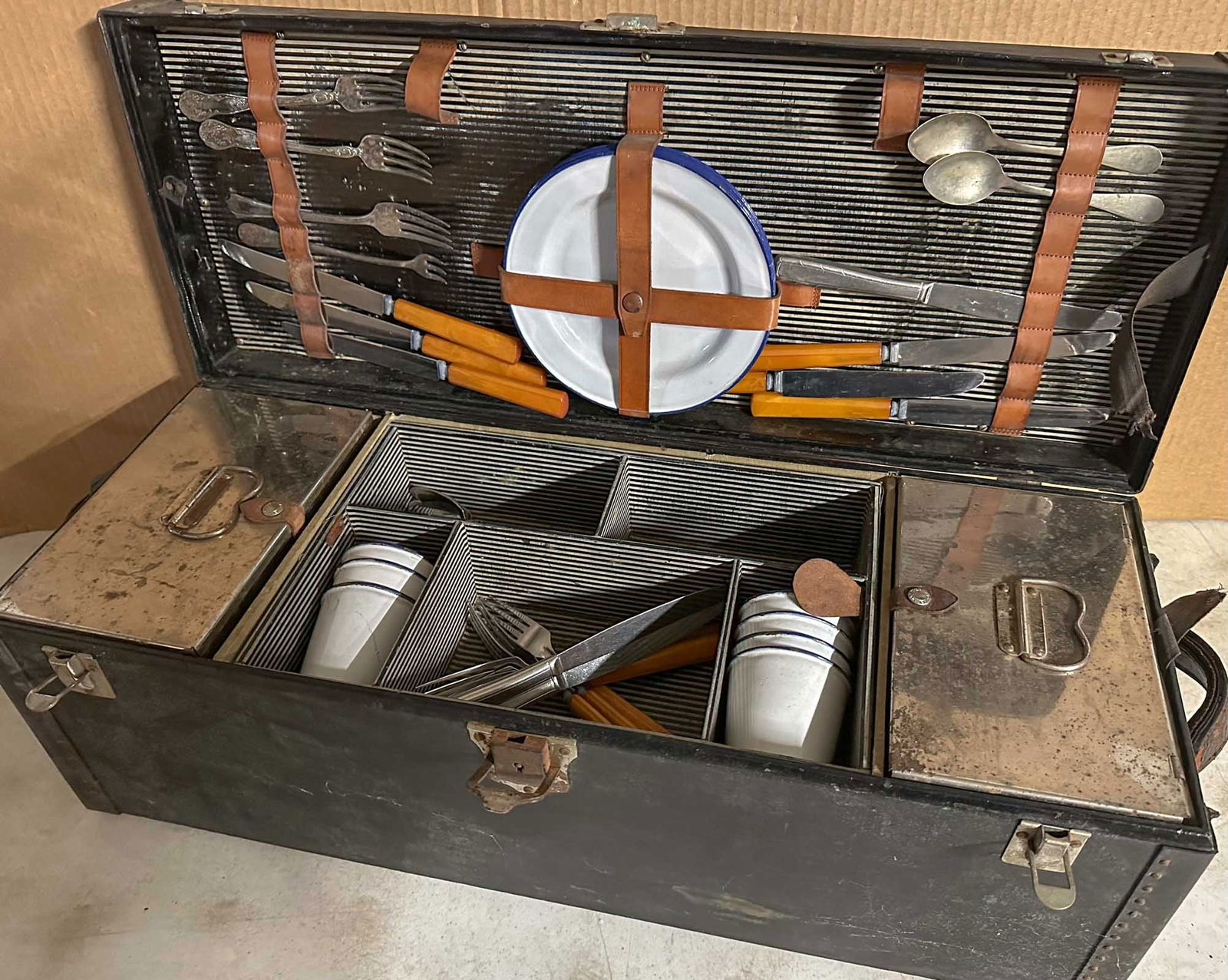 C. 1920's Picnic Set: Ca 1920's picnic set, long rectangular running board mount, 26 x 10 x 10. Meltz Collection, Columbia County New York.