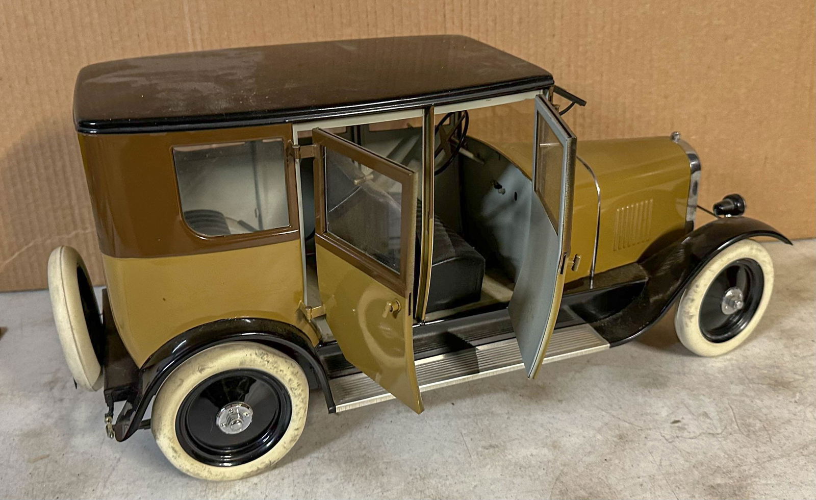 French Citroen Sedan - 2