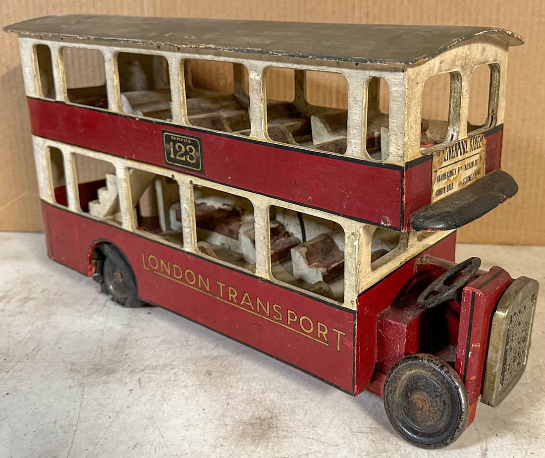 Aintlzecker London Bus (1 of 2)