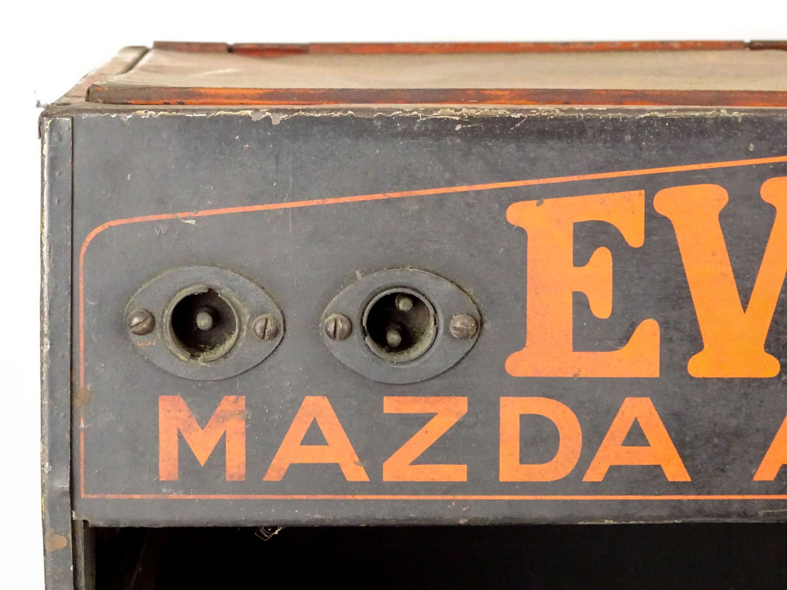 Eveready Lamp Cabinet - 3