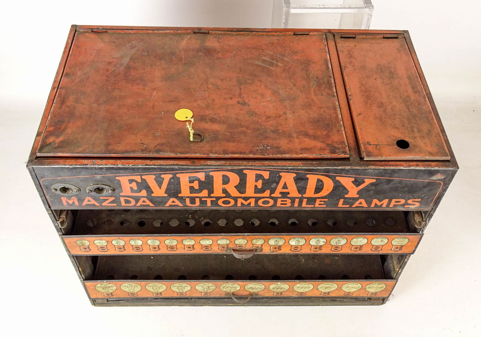 Eveready Lamp Cabinet - 7