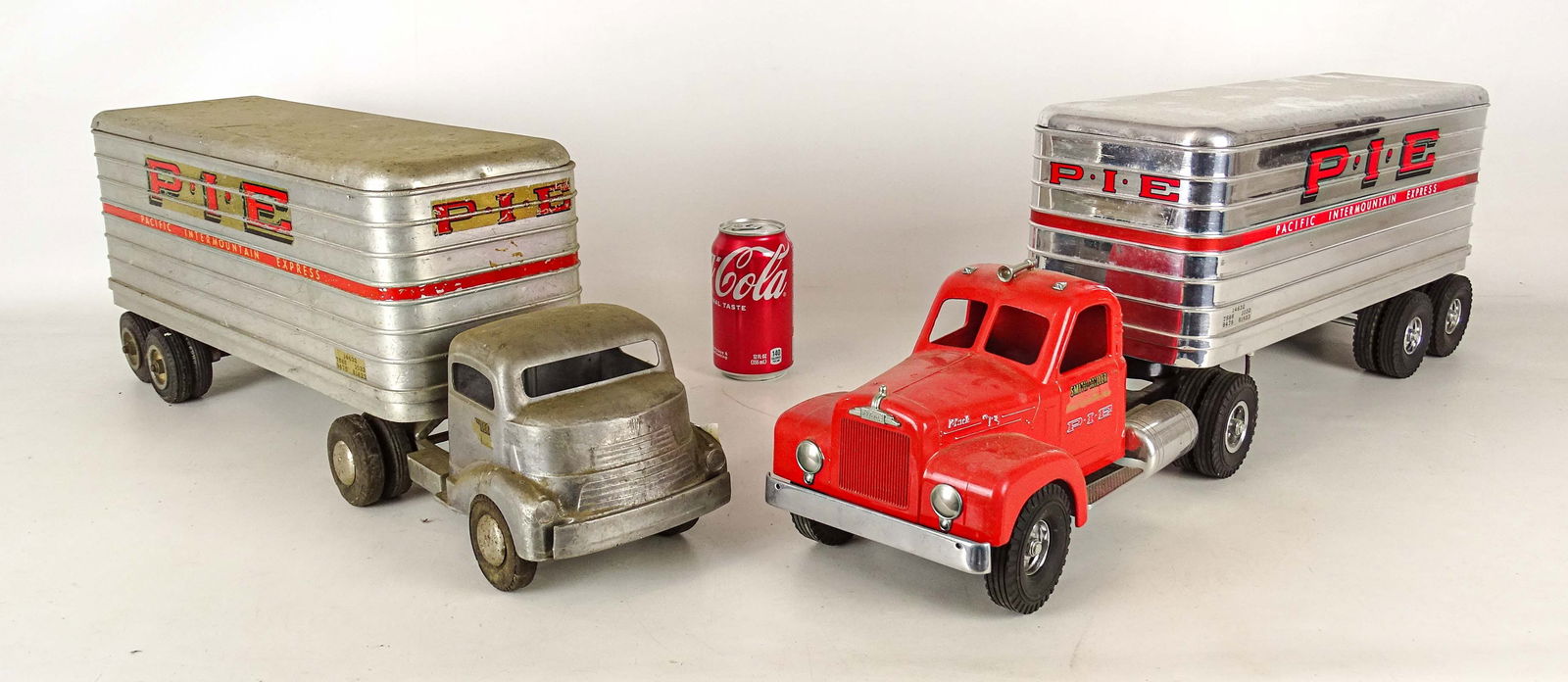 Smith-Miller Toy Trucks: Lot (2) SMith-Miller toy trucks. Longest 25" L. Meltz Collection, Columbia County New York.