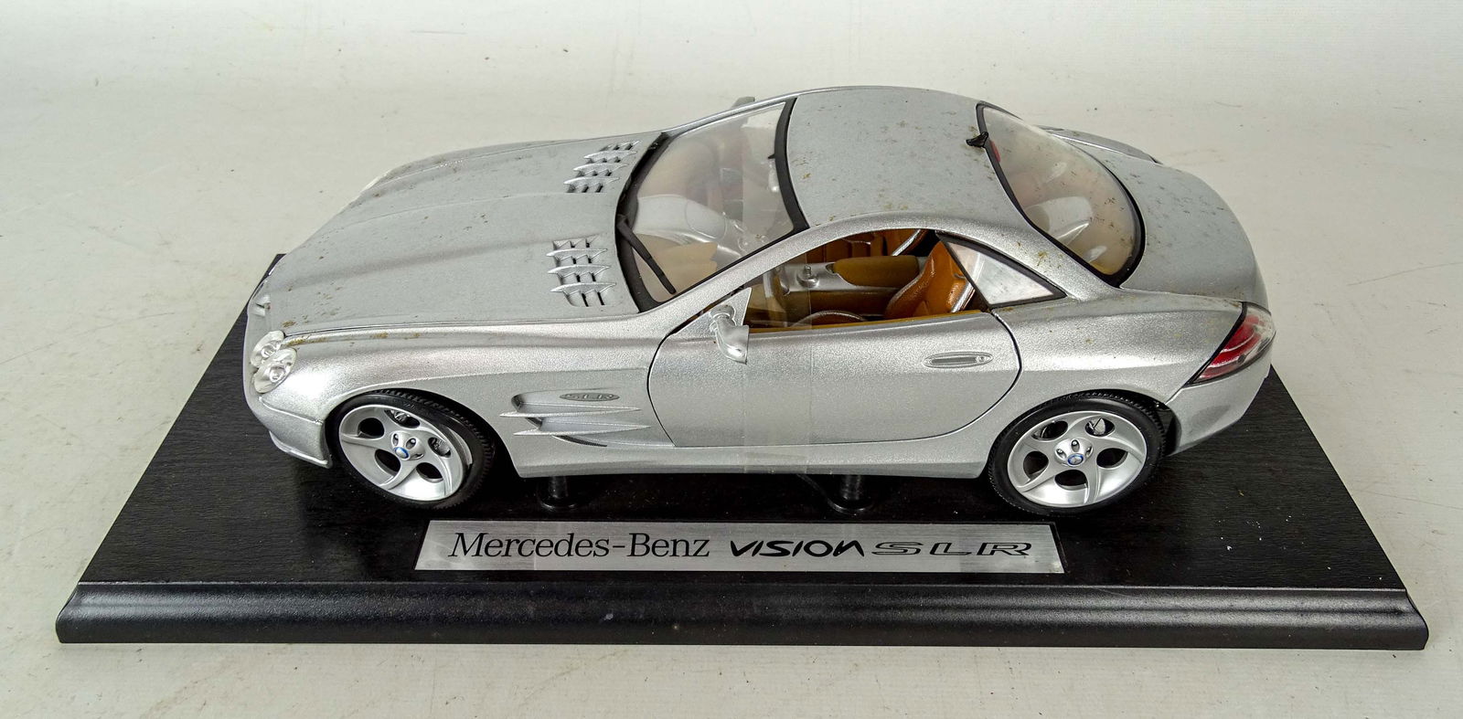 Pair Mercedes-Benz Models - 12