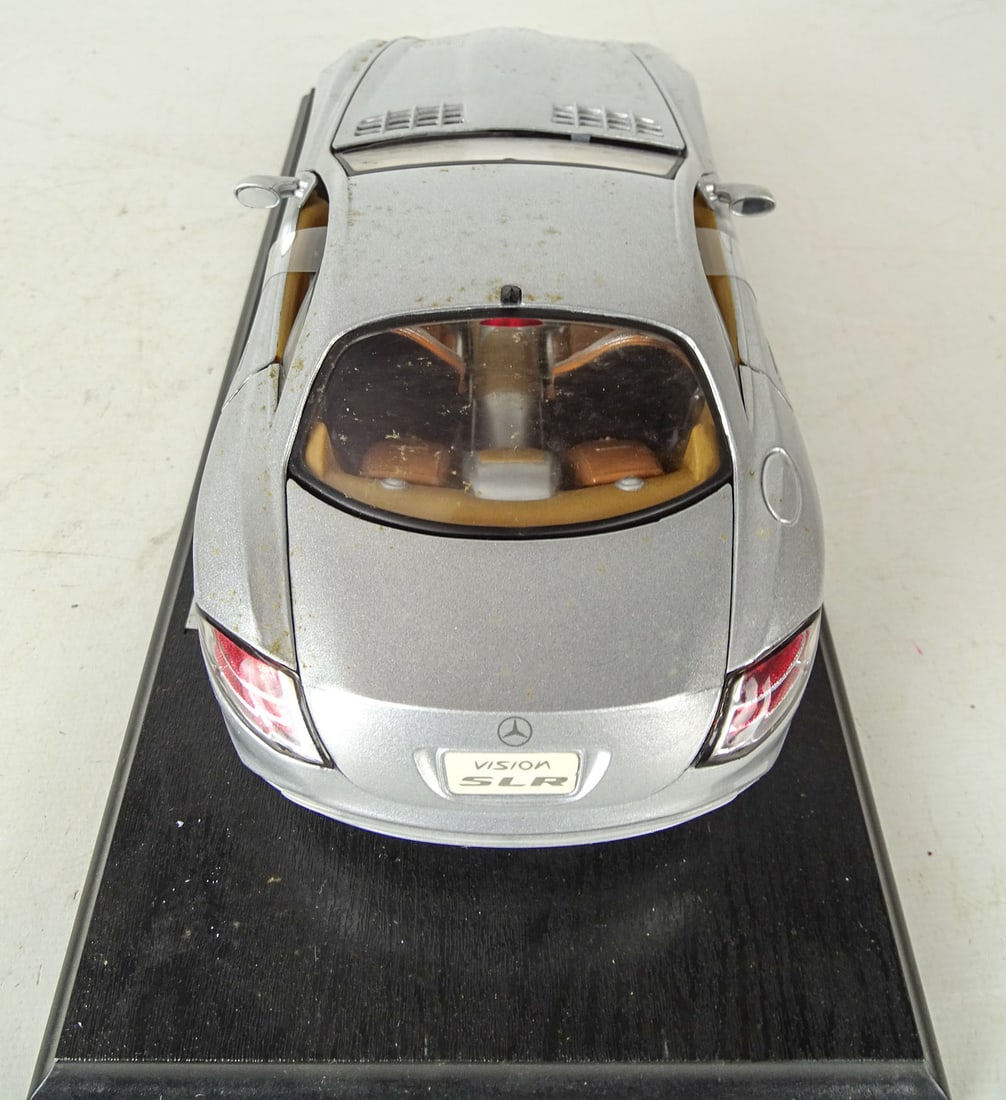 Pair Mercedes-Benz Models - 16