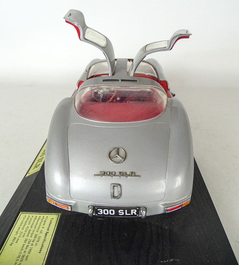 Pair Mercedes-Benz Models - 6