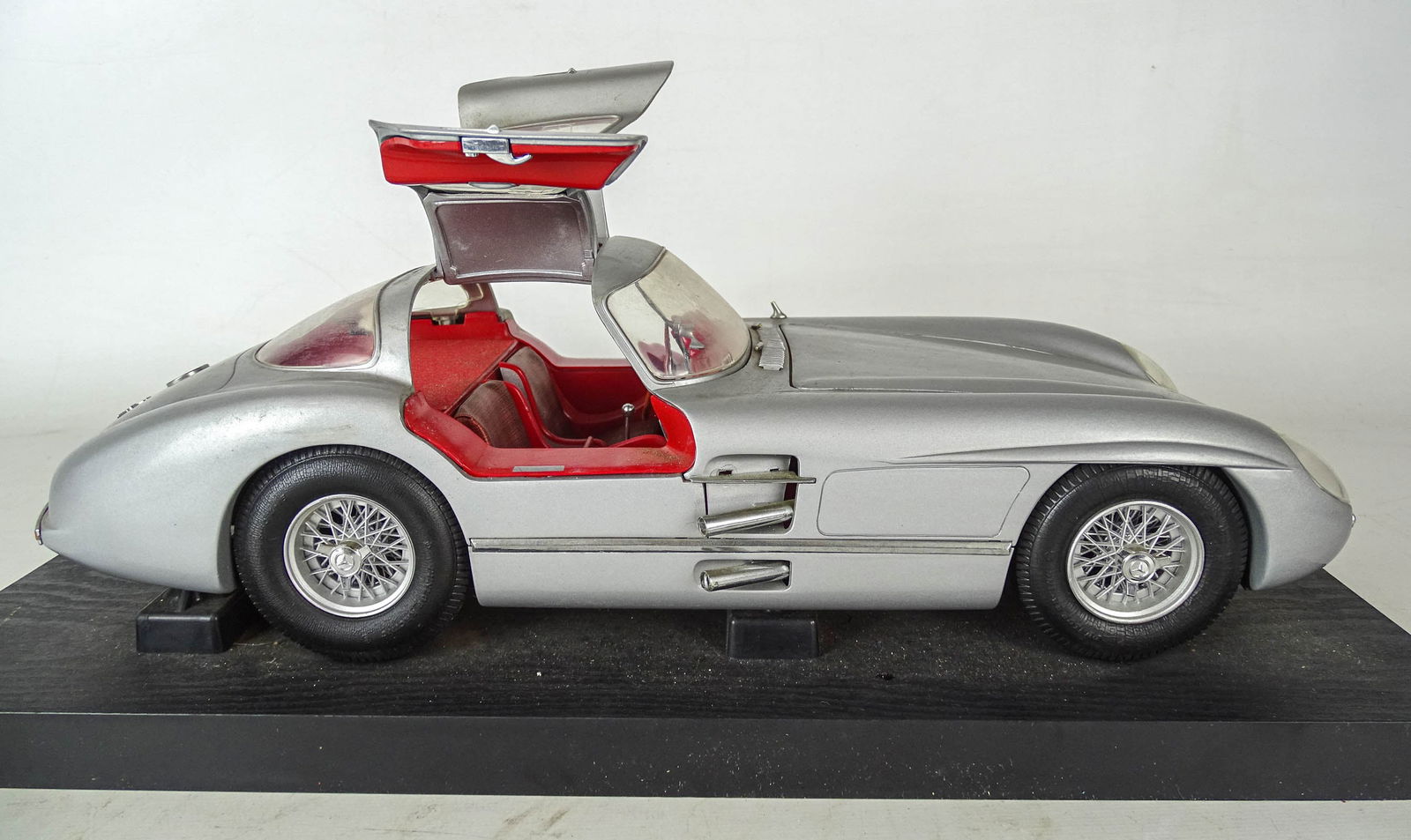 Pair Mercedes-Benz Models - 7