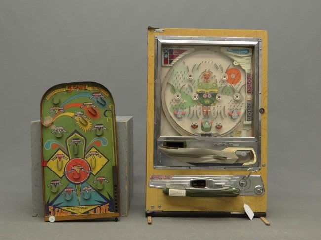 Japanese Pachinko Game: Japanese pachinko game "Nishijin", along with "5 Game".