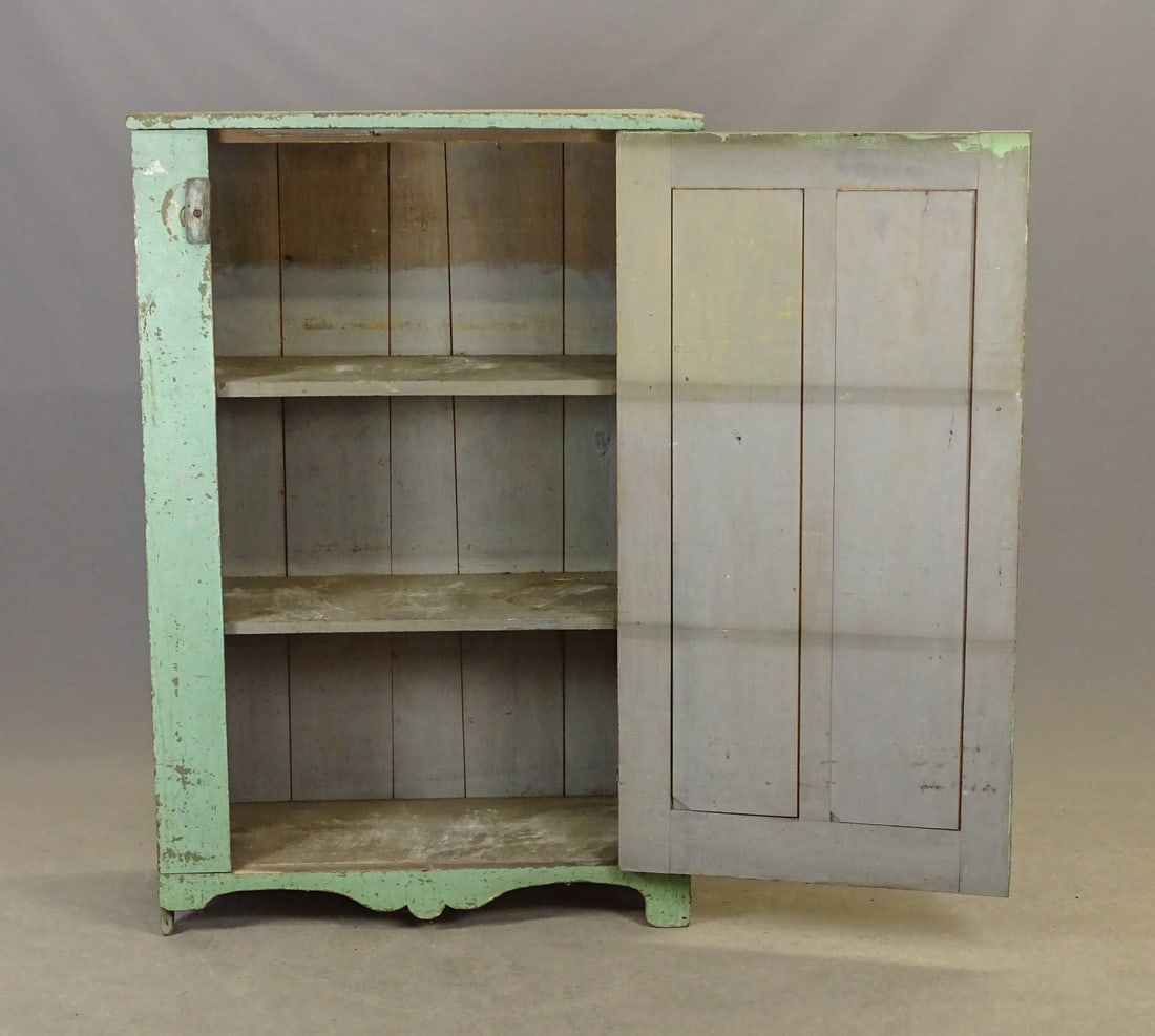 19th c. N.Y.S. Wall Cupboard - 3