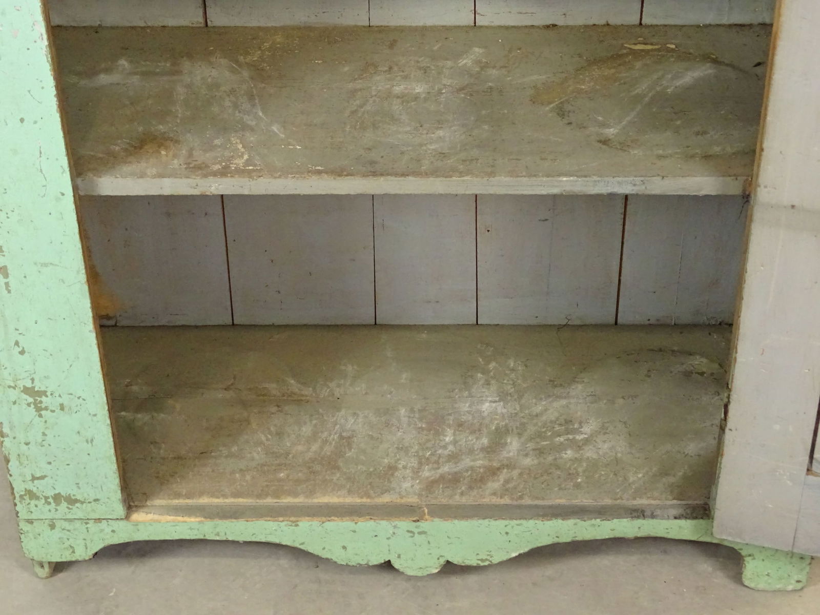 19th c. N.Y.S. Wall Cupboard - 4