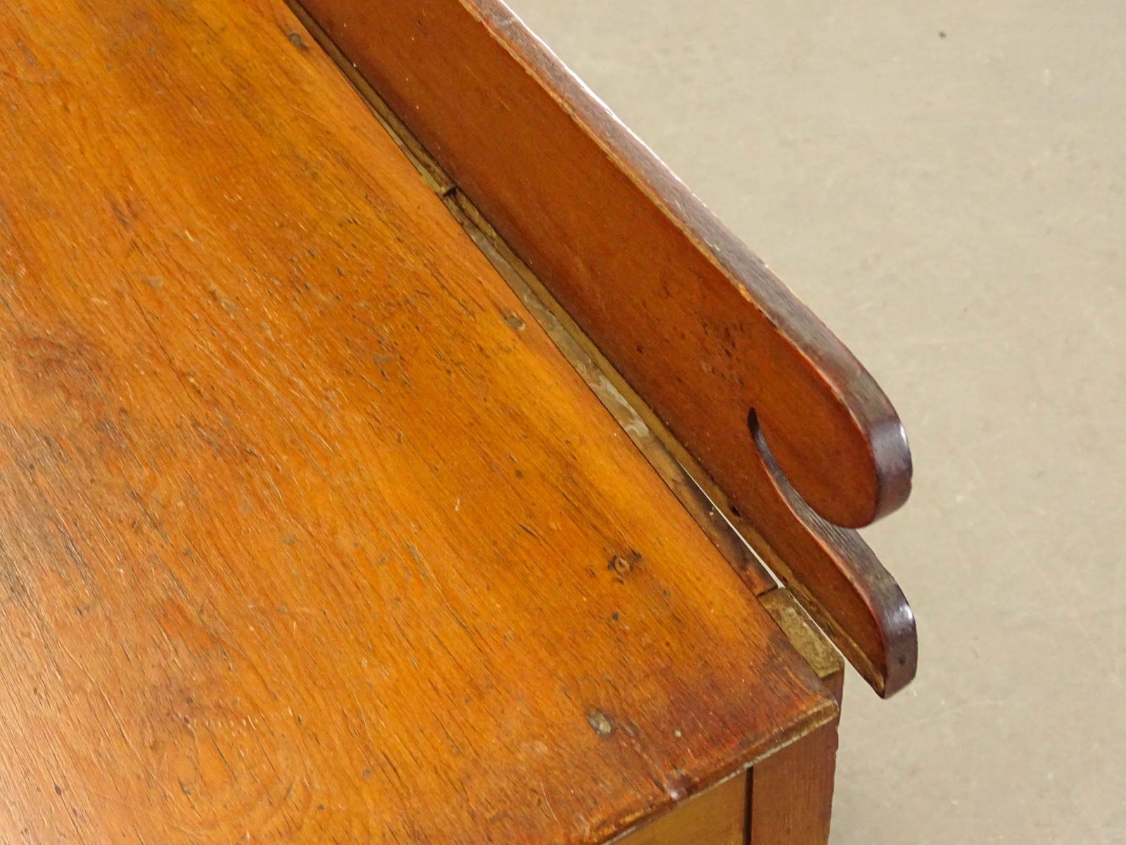 19th c. Single Drawer Stand - 6