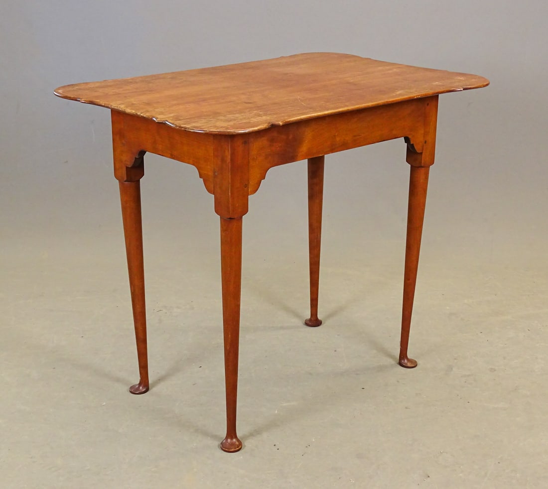 Eldred Wheeler Tavern Table: Eldred Wheeler Porringer top tea table. Labeled underside. 32" x 21" x 27 1/4" Ht..