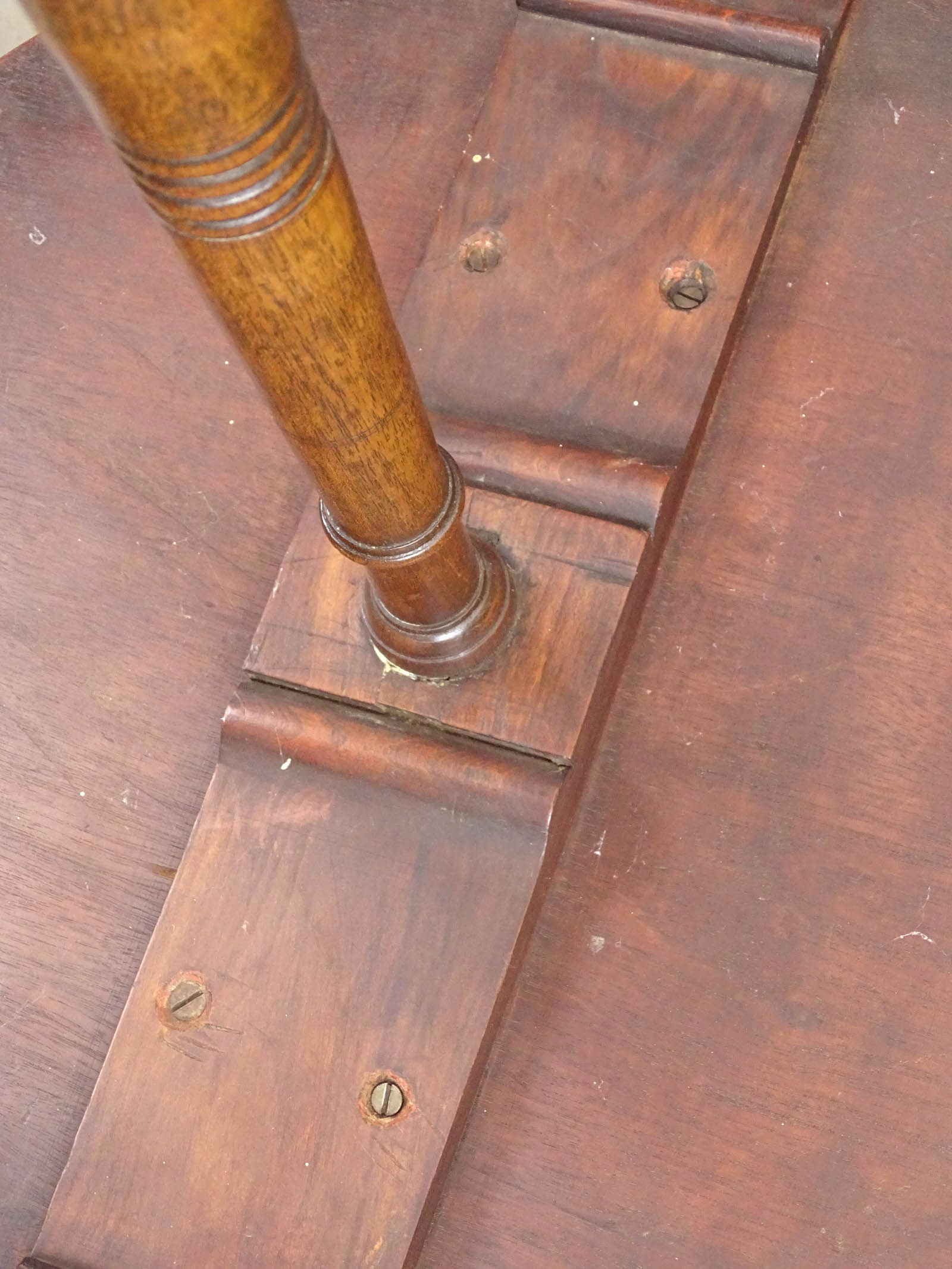 18th c. Mahogany Candlestand - 5