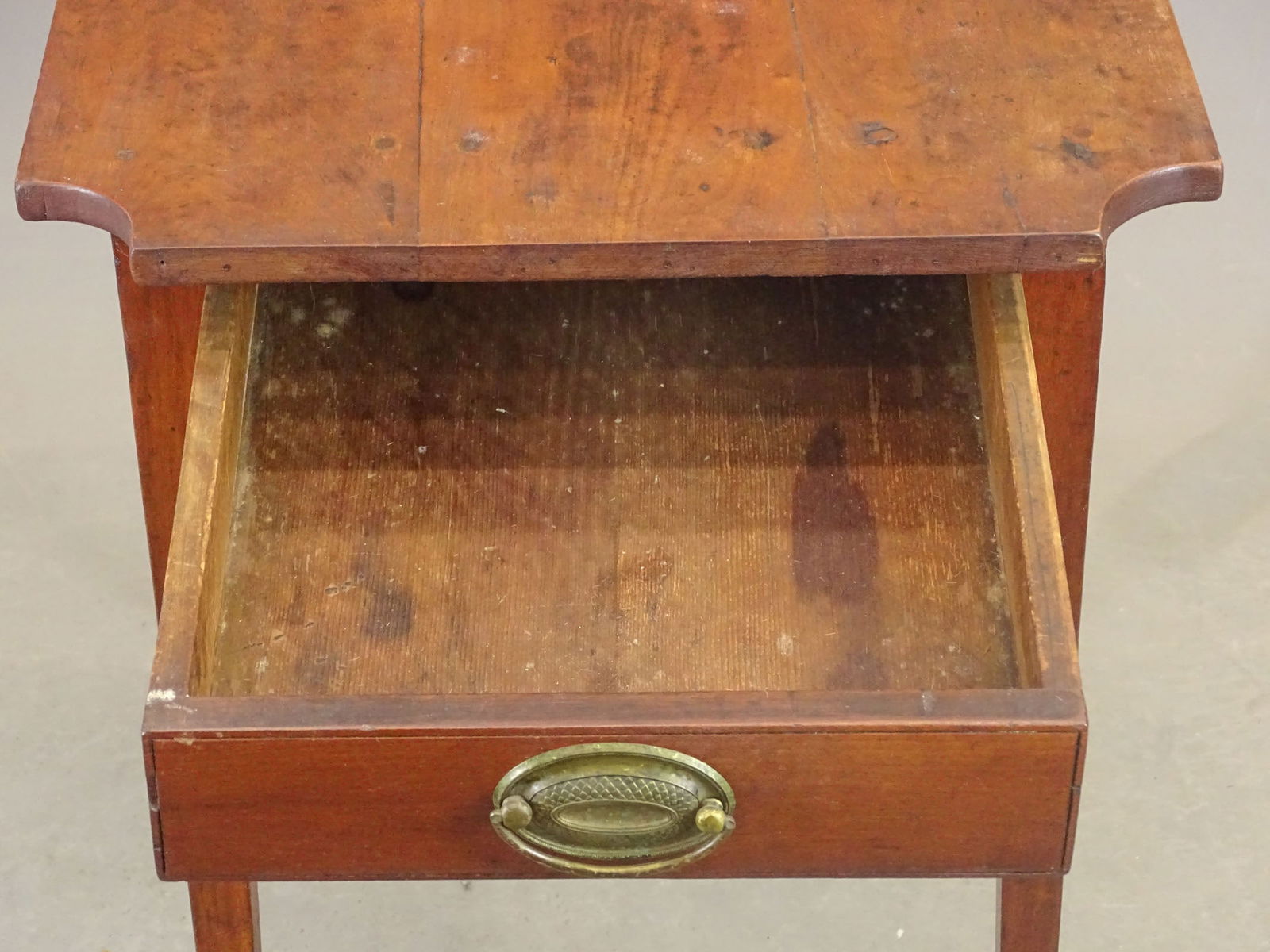 18th c. Hepplewhite Stand - 5