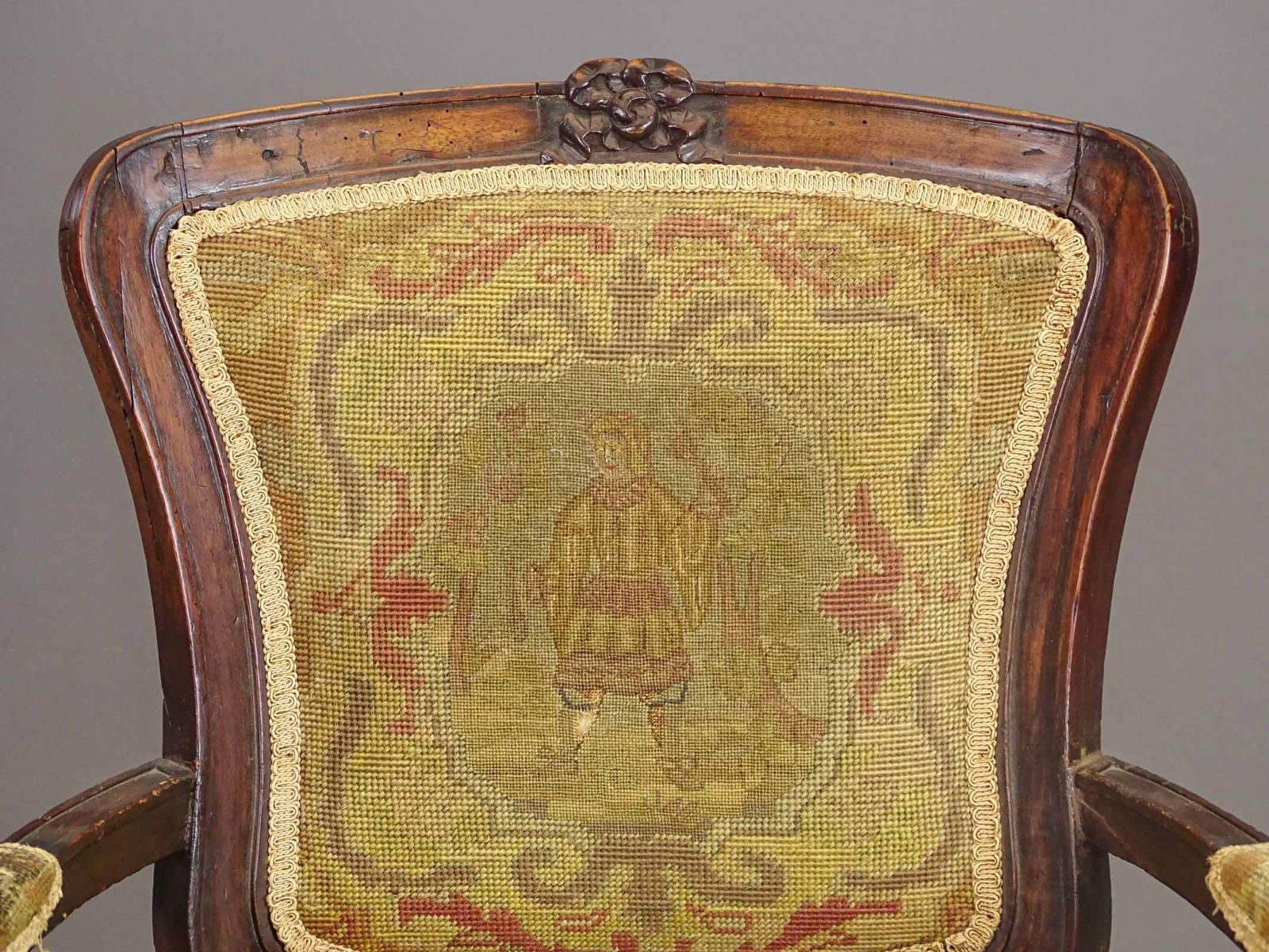 Early Continental Armcahir - 4