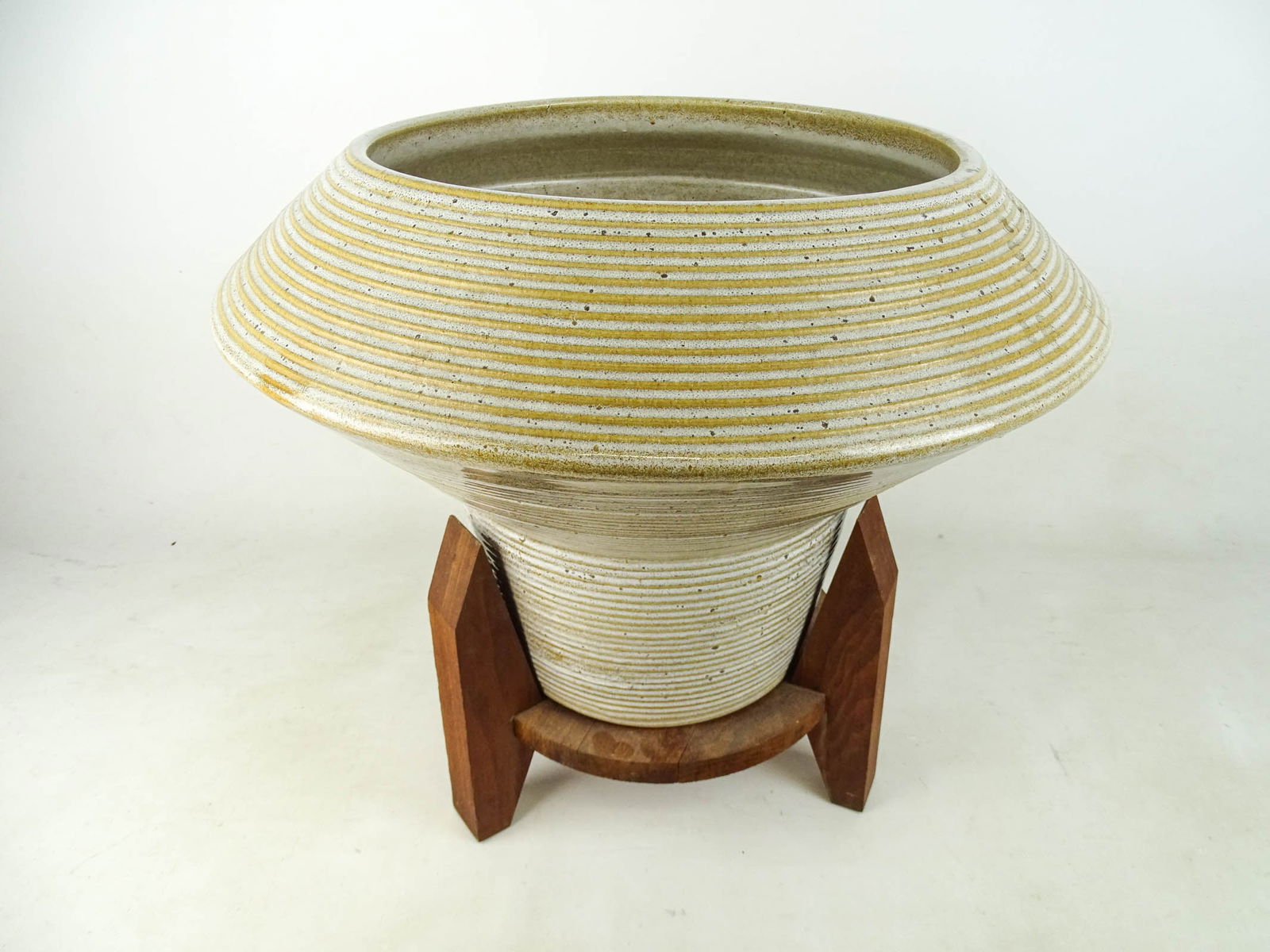 Zanesville "Stone Age" Pottery Planter: Zanesville "Stone Age" Modernist pottery planter. 19" D., 14" Ht..