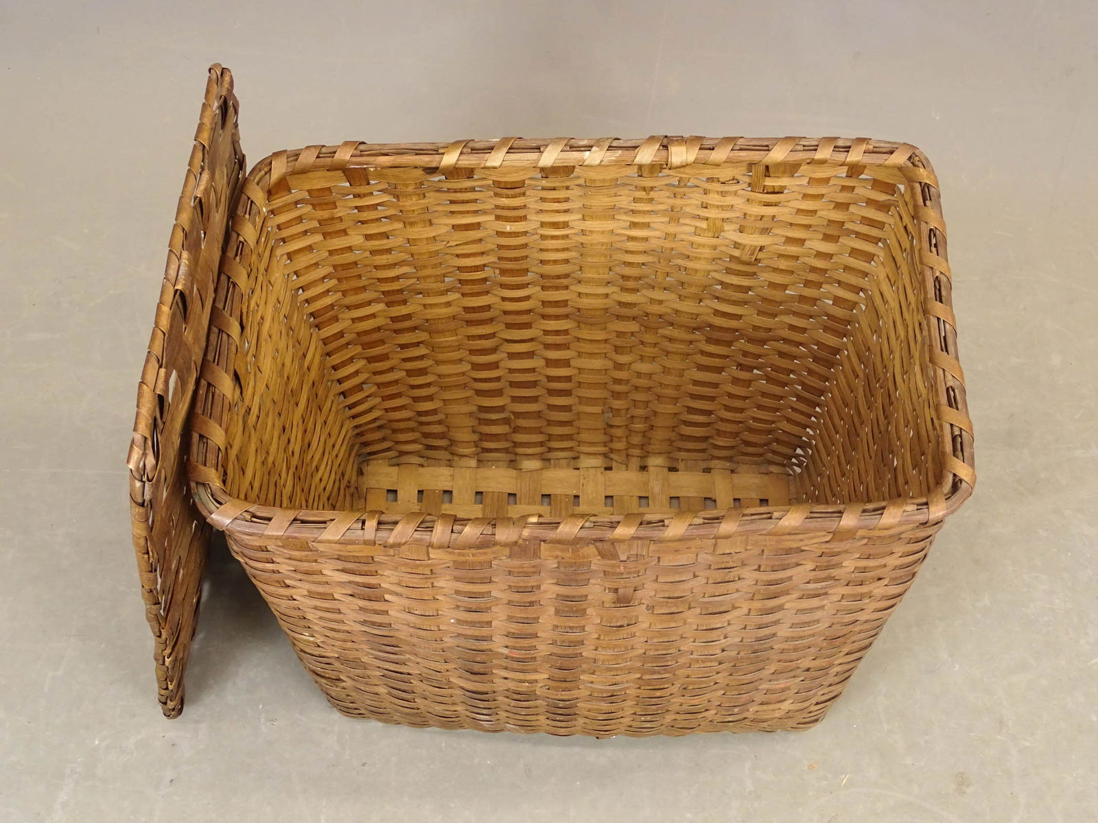 19th c. Lidded Storage Basket - 3
