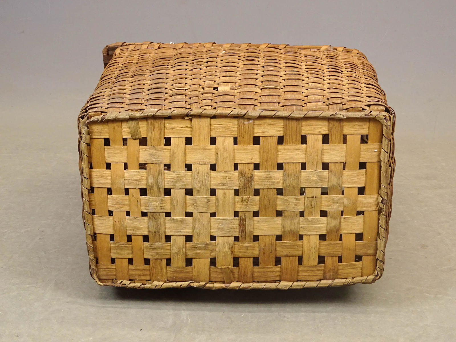 19th c. Lidded Storage Basket - 5