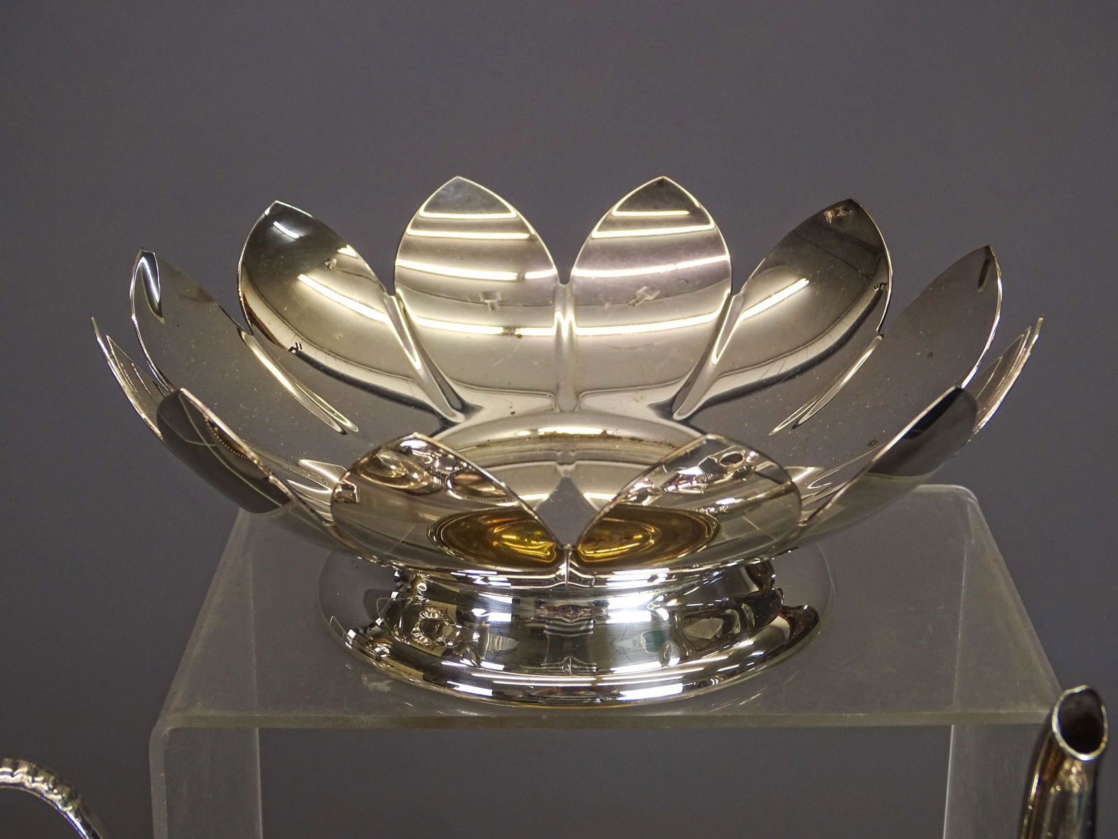 Silverplate Lot - 17